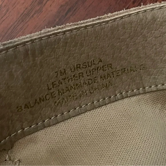 Levity Ursula Beige Suede Leather Scrunch Slouch knee High Block Heel Boots Sz 7 - Picture 9 of 10